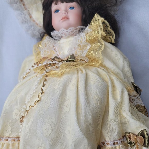 Vintage Sarah 23.5" Porcelain Doll by William Tung Limited Edition #921/1000 - Picture 4 of 12